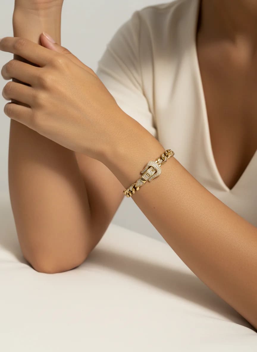 Zirkon Taşlı Gurmet Zincir Tokalı Altın Rengi Bileklik