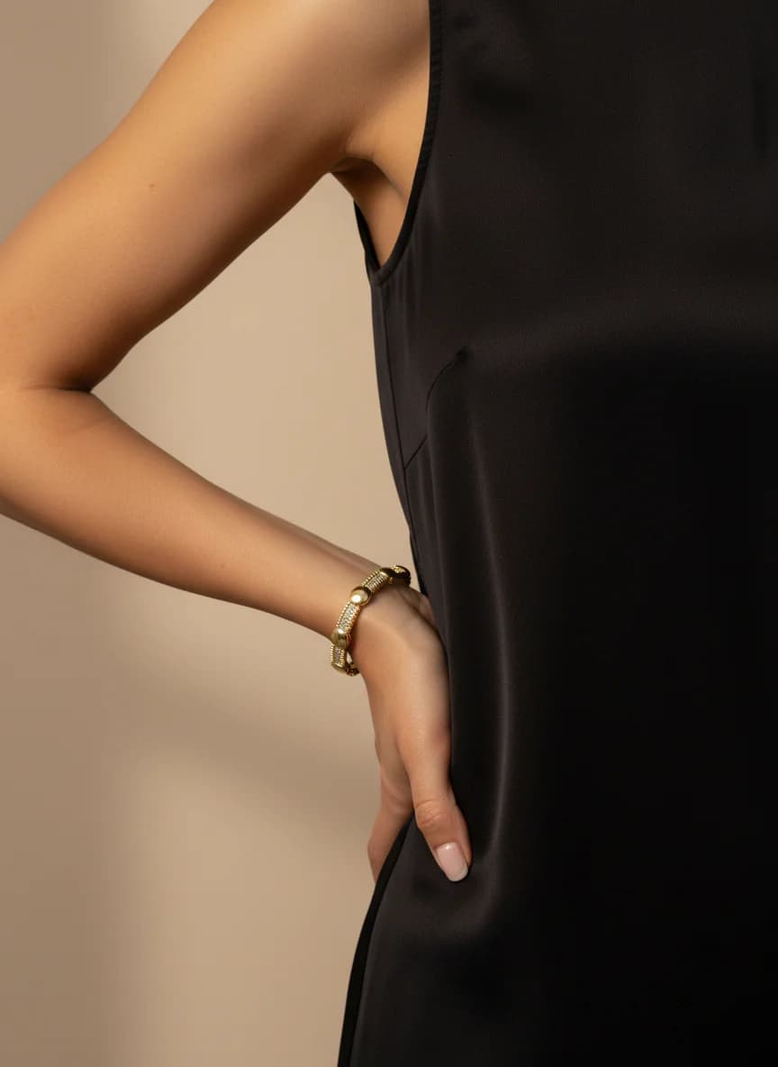 Altın Kaplama Zirkon Taşlı Şık Kadın Bileklik