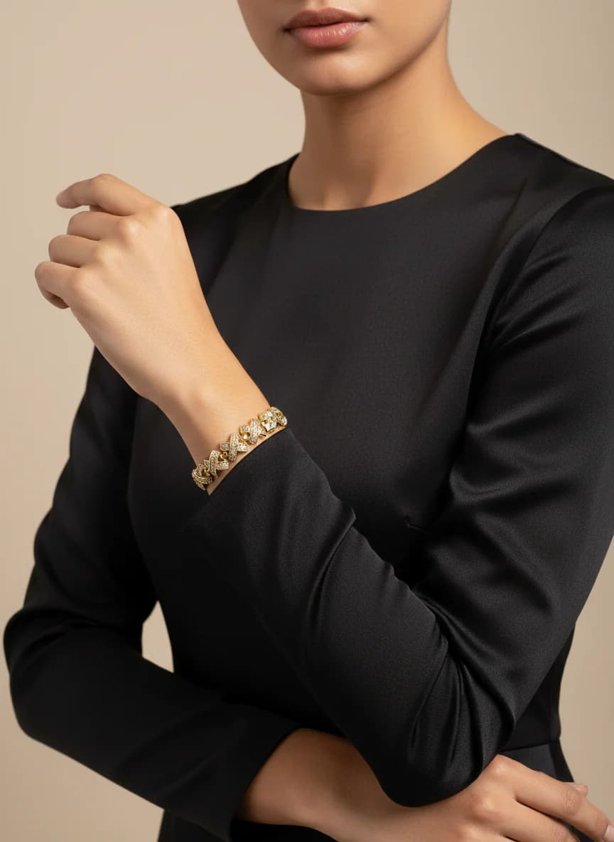 Şık Altın Rengi Zirkon Taşlı X Desenli Kadın Bilekliği