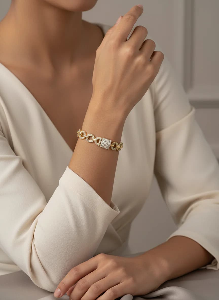 Altın Renk Taşlı Kilit Detaylı Kadın Zincir Bileklik
