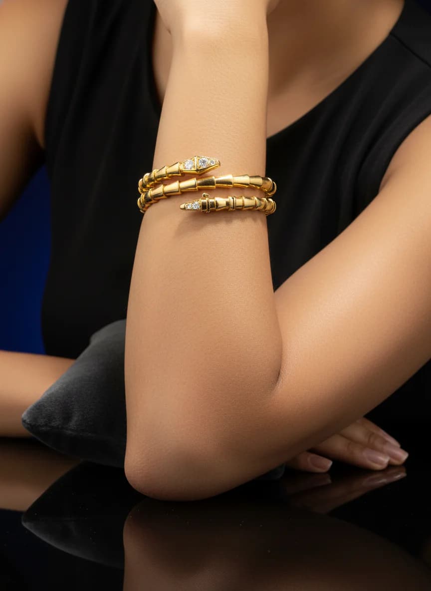 Lüks Altın Rengi Taşlı Yılan Sarmal Bileklik