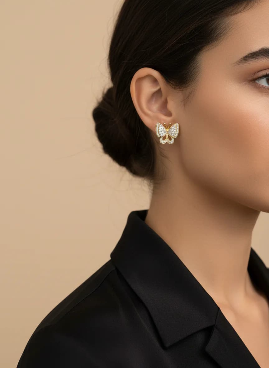 Işıltılı Kelebek Küpe Altın Rengi Zirkon Taşlı Kadın Takı